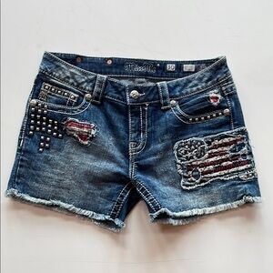 Miss Me Embellished Patriotic Shorts Size 30